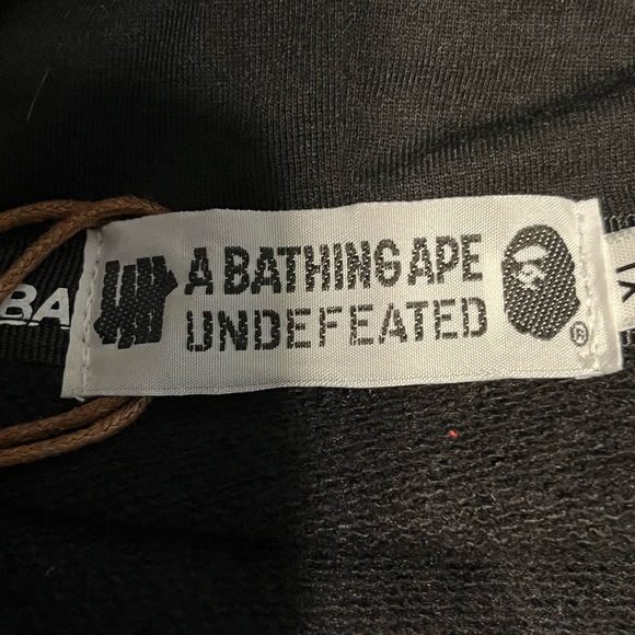 BAPE x UNDEFEATED double shark hoodie - Picture 8 of 10